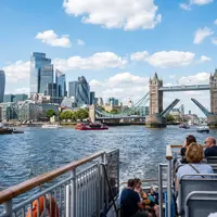 What Is the Best Thames Clippers Route for Sightseeing?