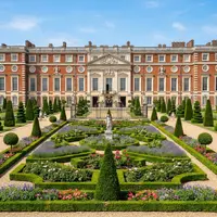 What Are the Gardens at Hampton Court Like?