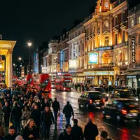 West End vs Broadway &mdash; What's the Difference?